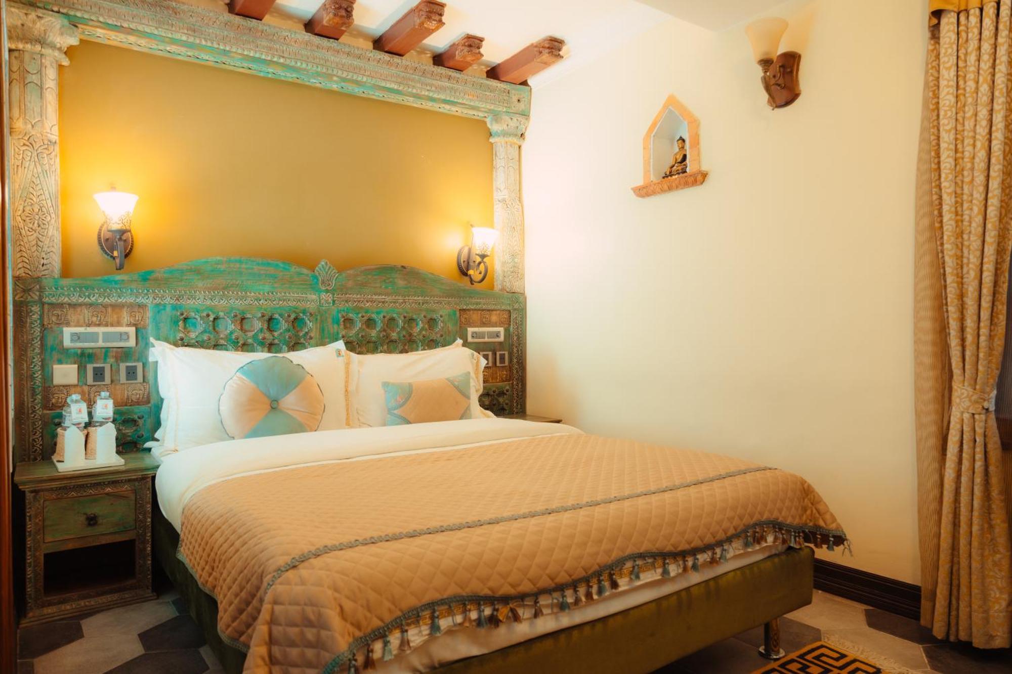 Heritage Hotel Suites And Spa Похара Екстериор снимка