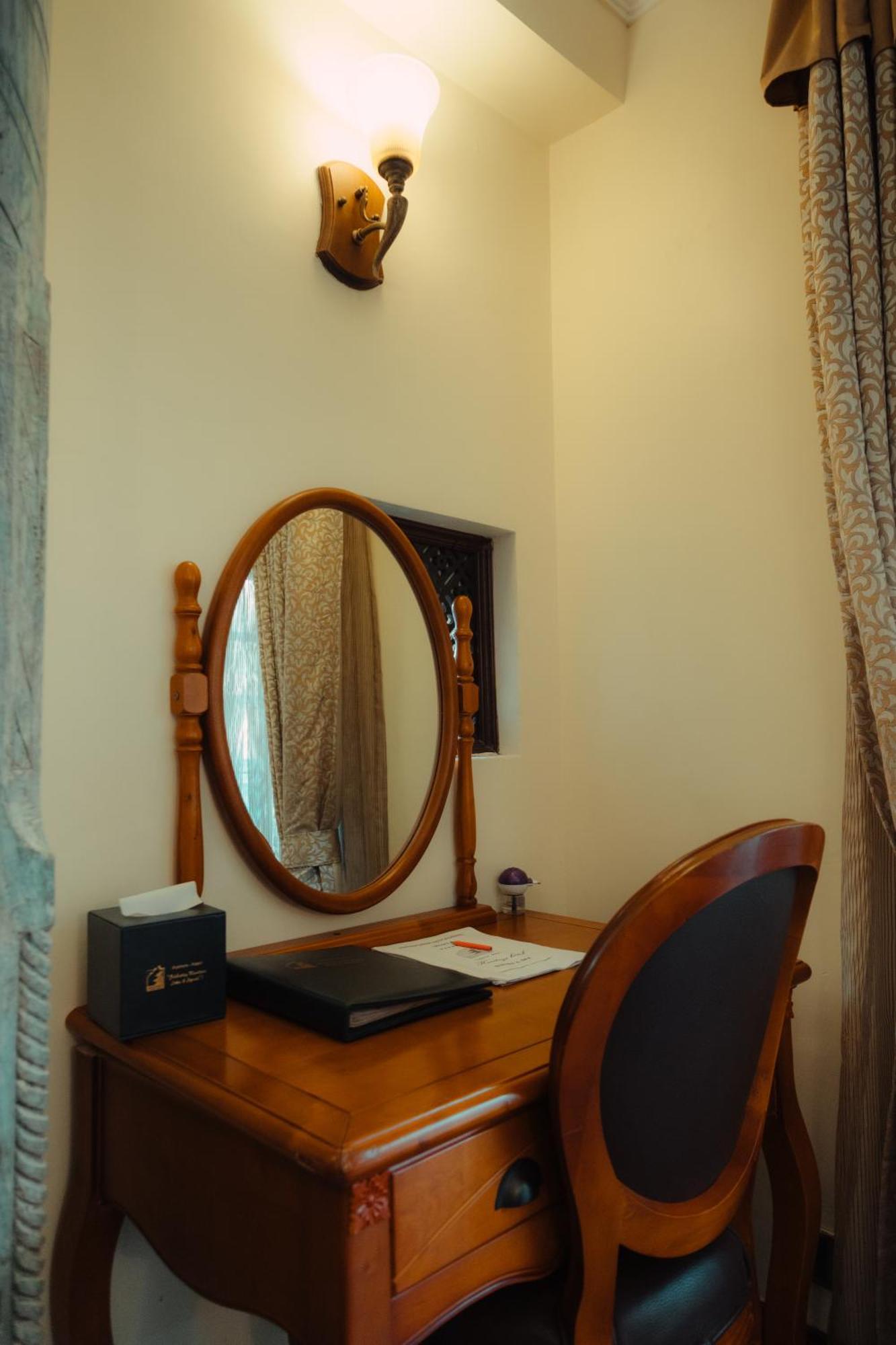 Heritage Hotel Suites And Spa Похара Екстериор снимка