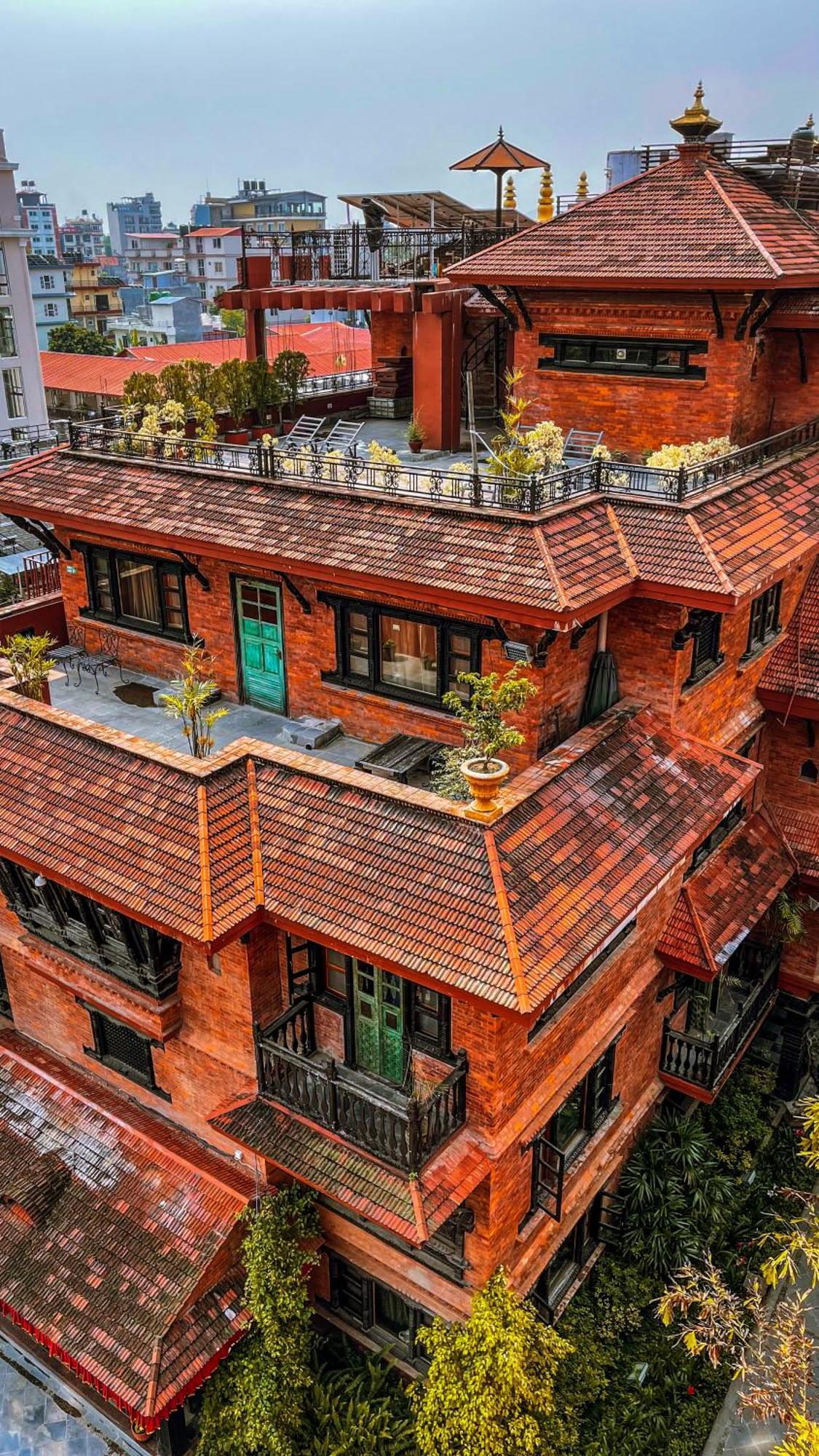 Heritage Hotel Suites And Spa Похара Екстериор снимка
