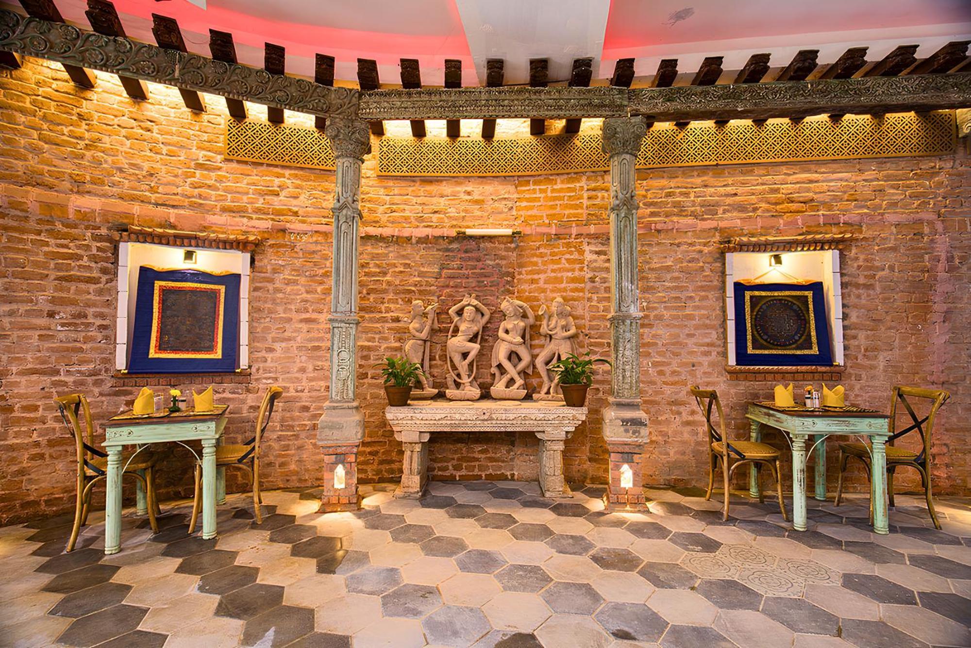 Heritage Hotel Suites And Spa Похара Екстериор снимка