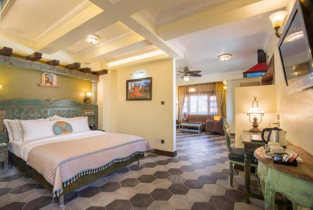 Heritage Hotel Suites And Spa Похара Екстериор снимка
