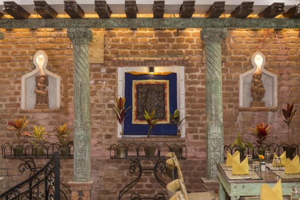 Heritage Hotel Suites And Spa Похара Екстериор снимка