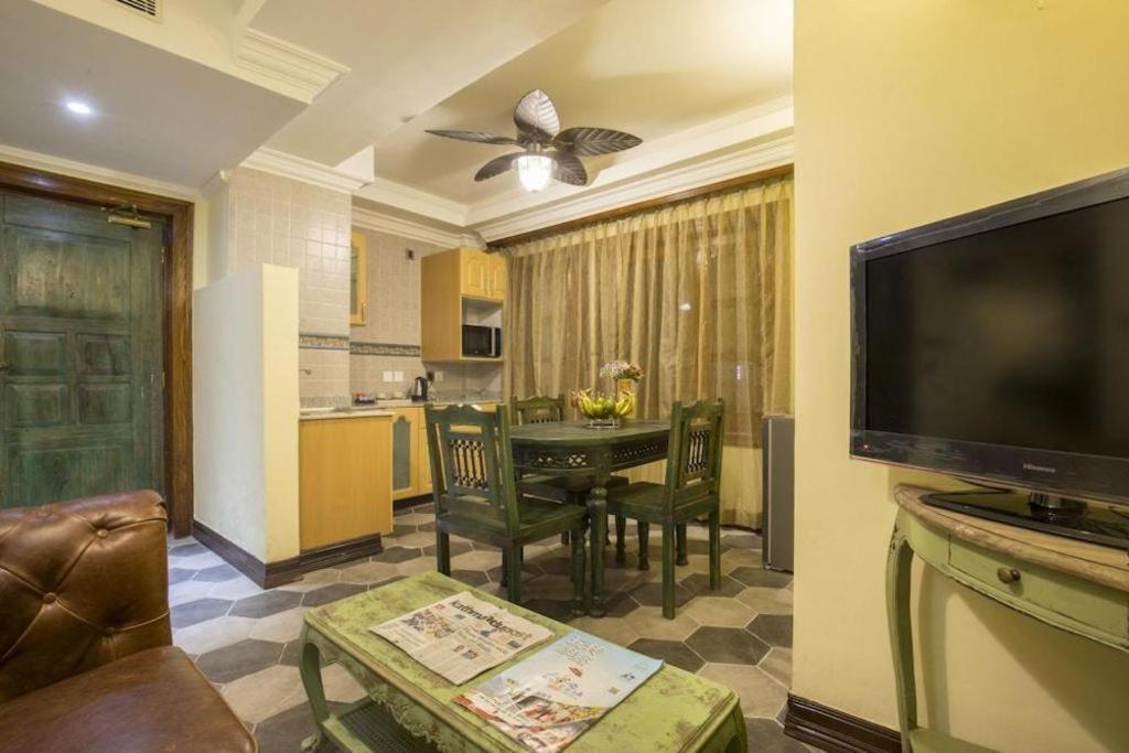 Heritage Hotel Suites And Spa Похара Екстериор снимка